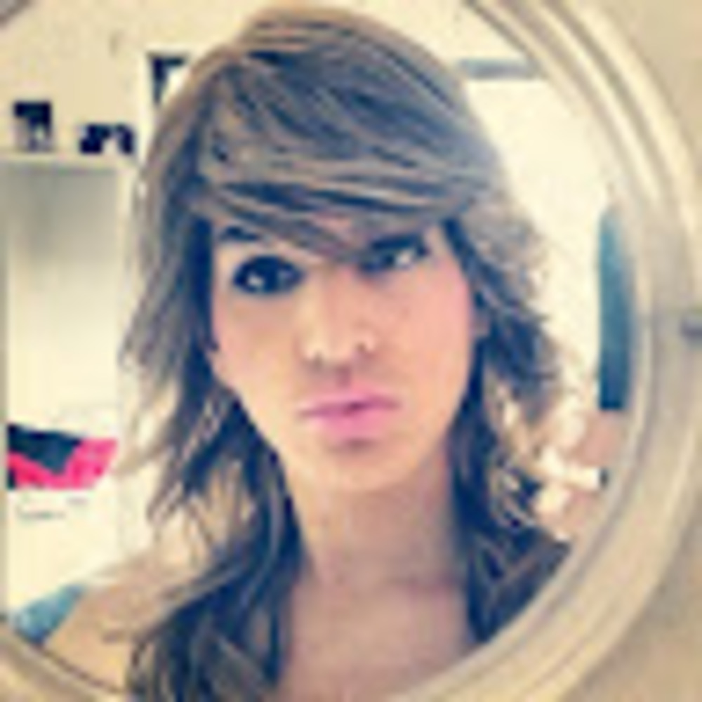 Meet your Posher, Chanel